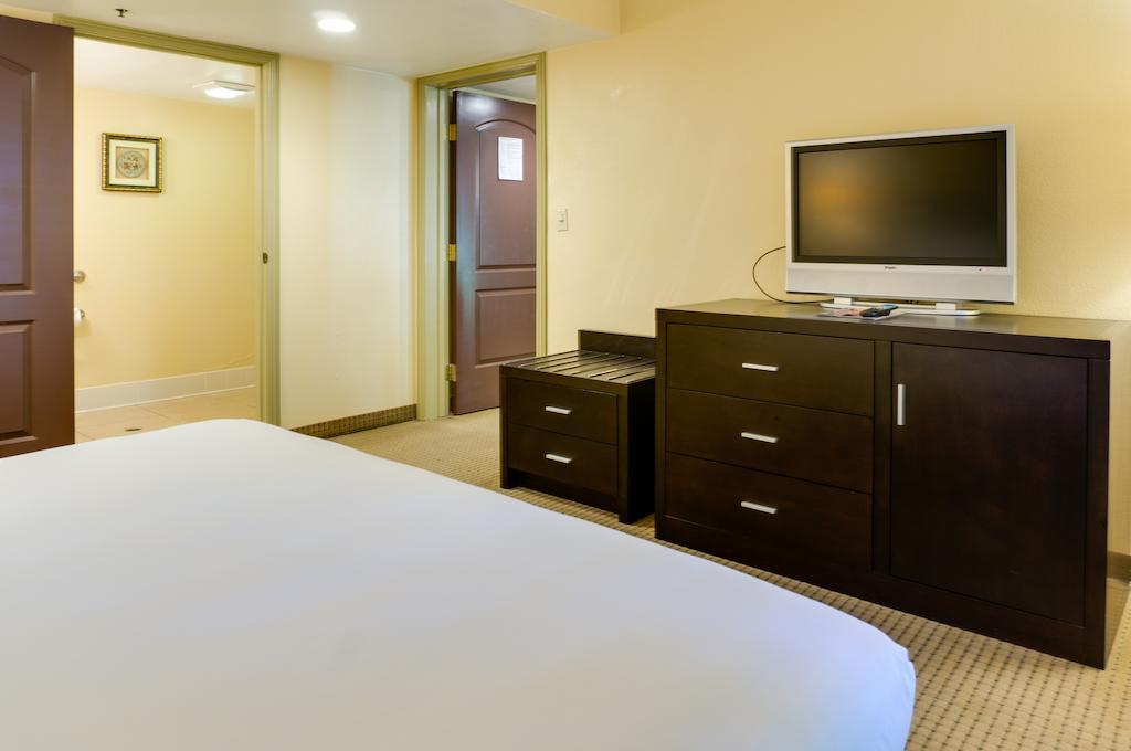 Buena Park Grand Hotel & Suites Екстер'єр фото
