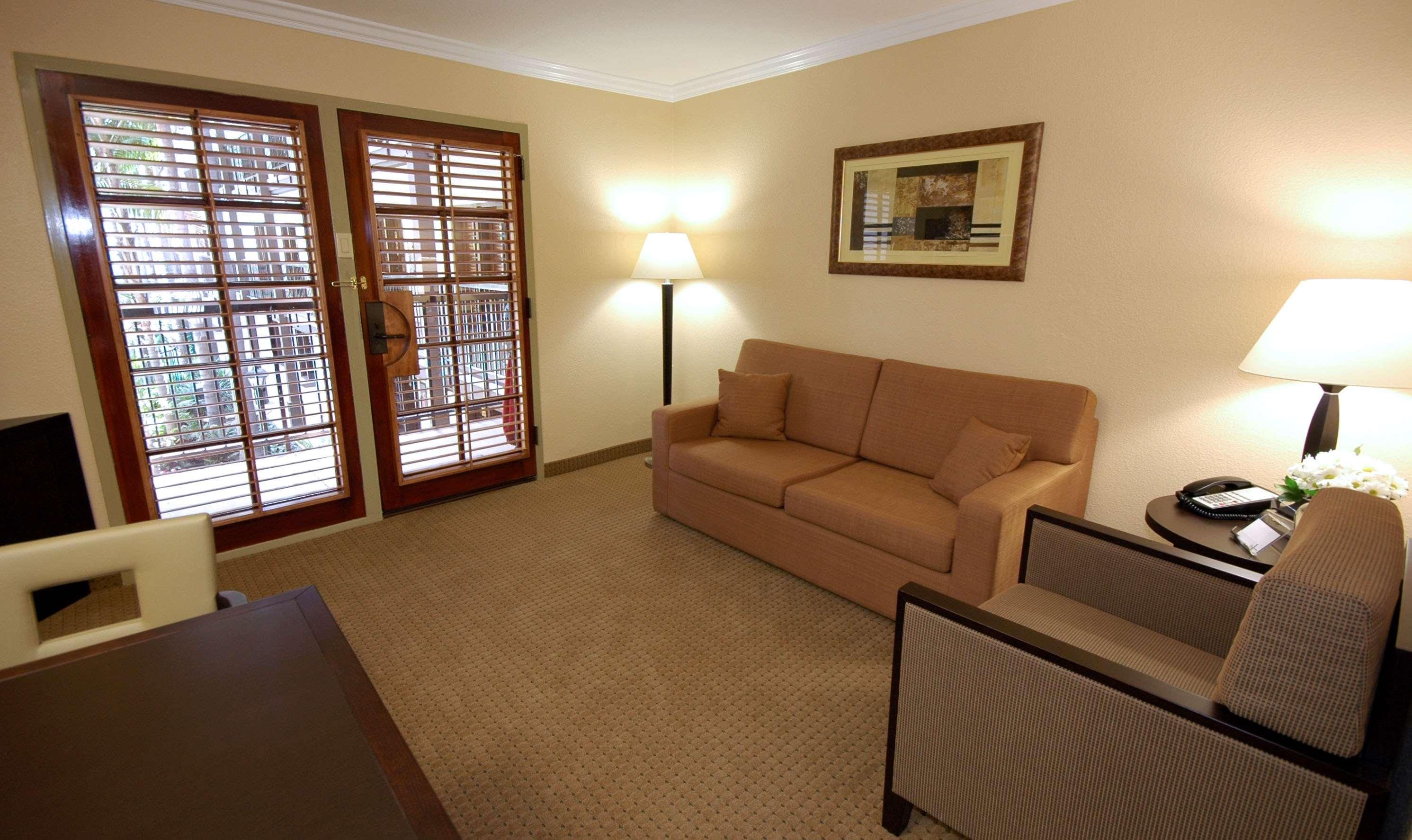 Buena Park Grand Hotel & Suites Екстер'єр фото