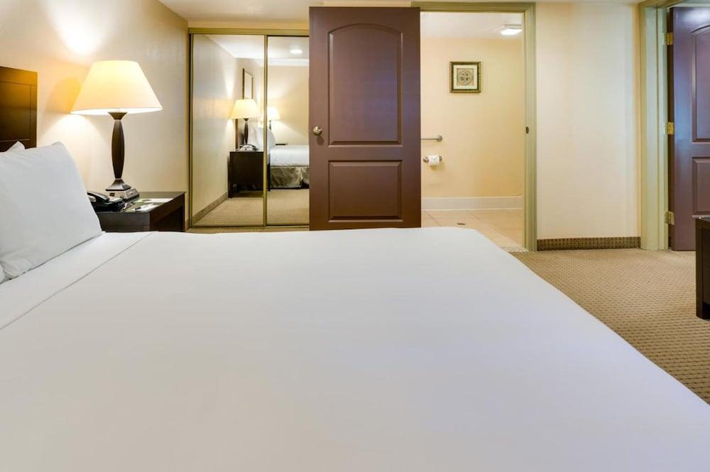 Buena Park Grand Hotel & Suites Екстер'єр фото