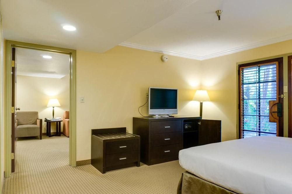 Buena Park Grand Hotel & Suites Екстер'єр фото